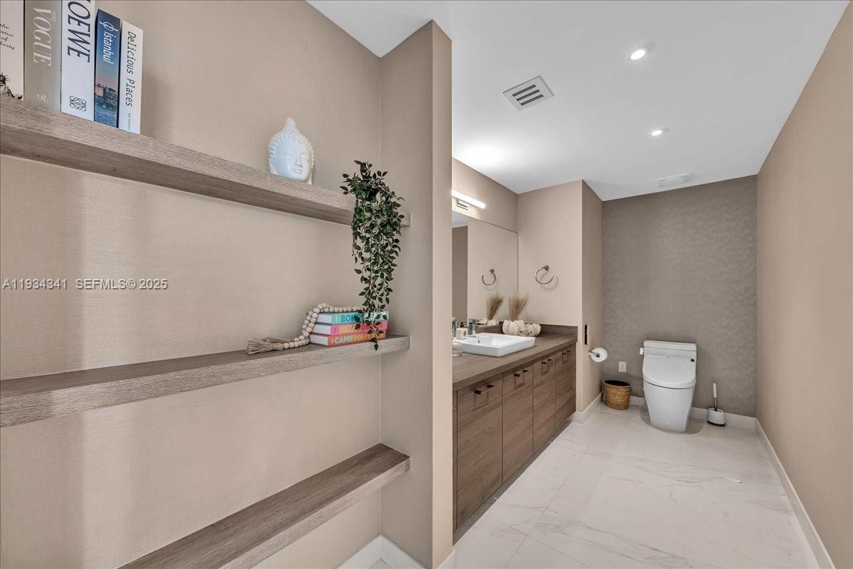 image 400 Sunny Isles Condo Eas6