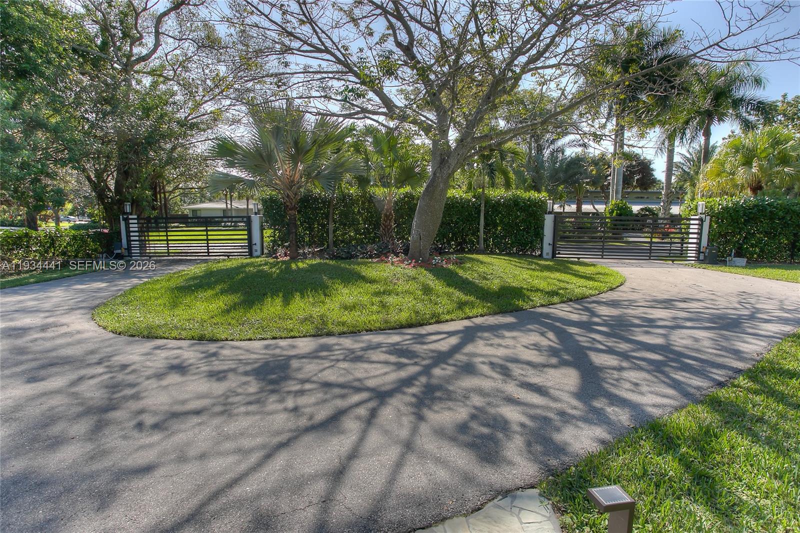 6875 N Cartee Rd Palmetto Bay, FL 33158