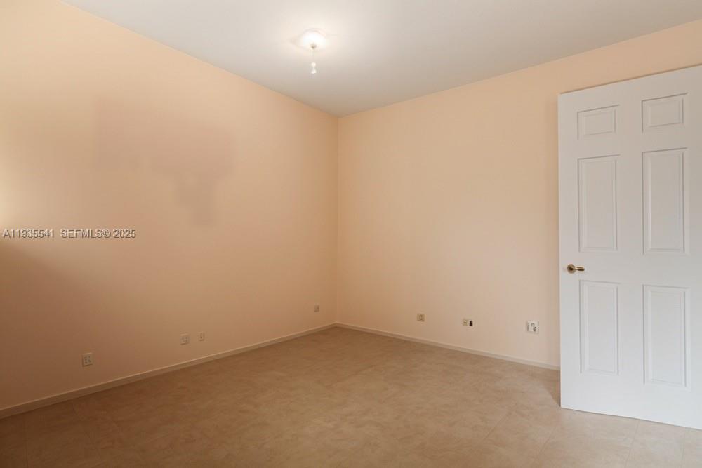 6811 Thomas St Hollywood, FL 33024