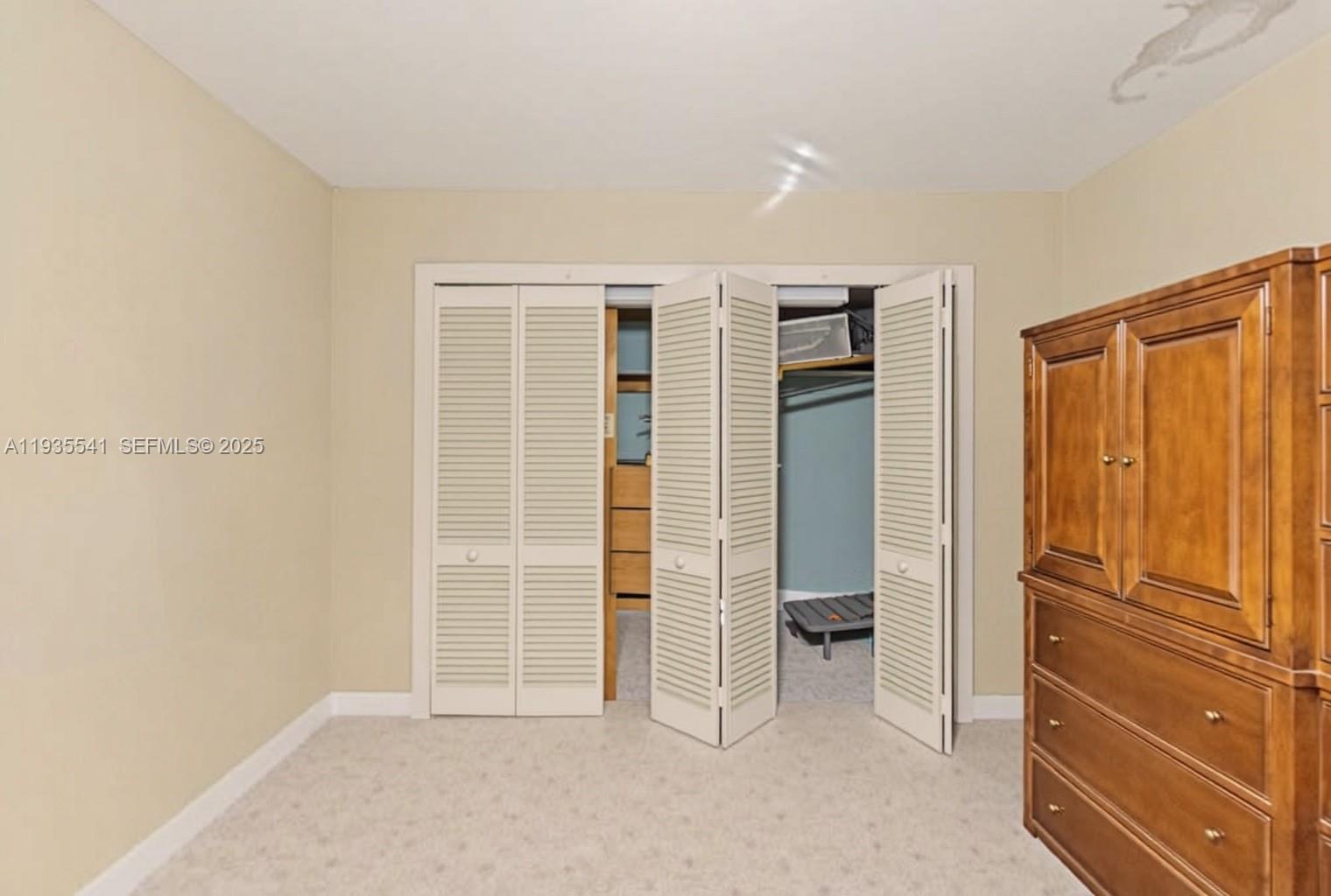 6811 Thomas St Hollywood, FL 33024