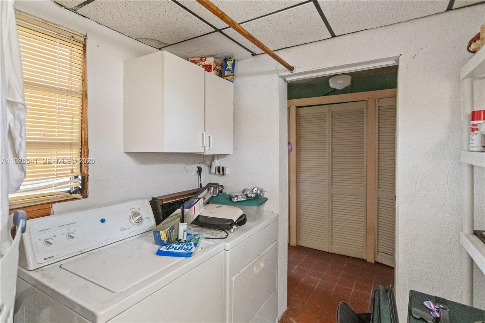 6811 Thomas St Hollywood, FL 33024