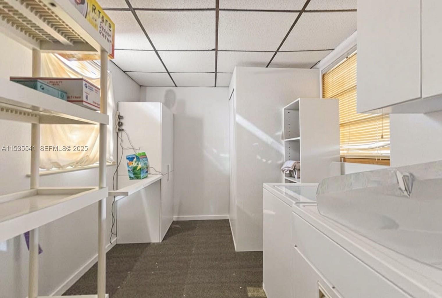 6811 Thomas St Hollywood, FL 33024