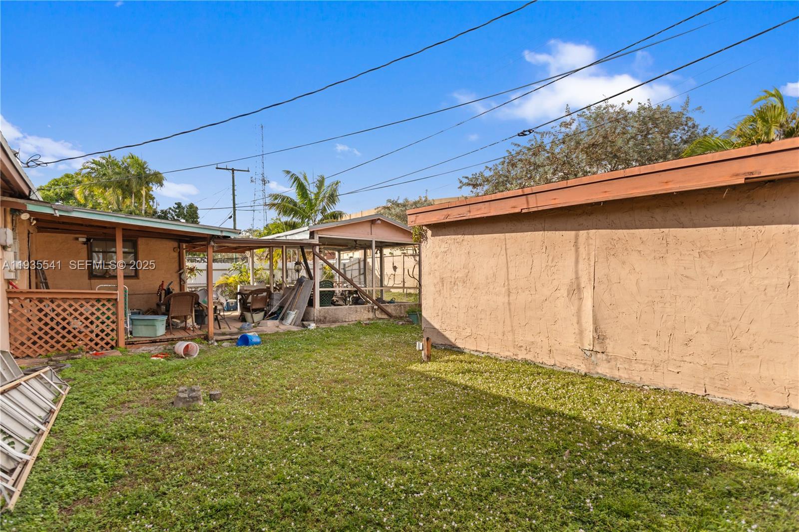 6811 Thomas St Hollywood, FL 33024