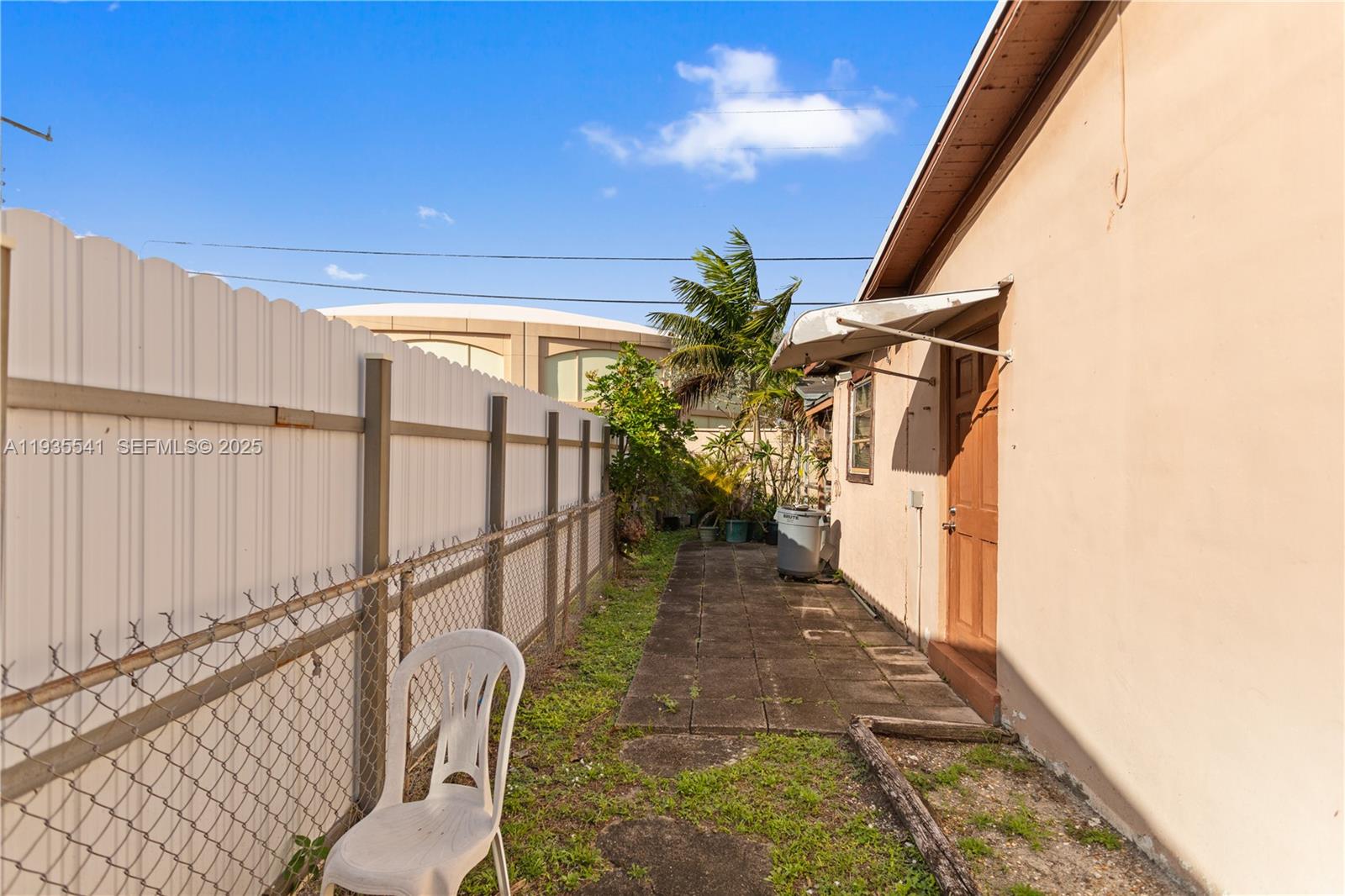 6811 Thomas St Hollywood, FL 33024