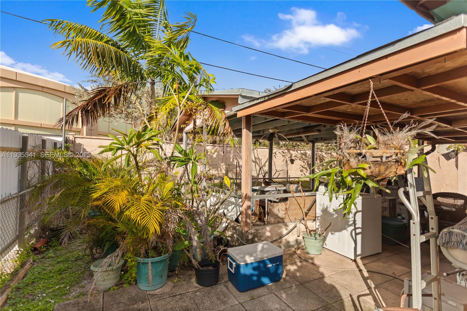 6811 Thomas St Hollywood, FL 33024