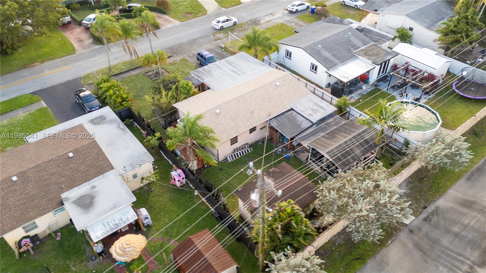 6811 Thomas St Hollywood, FL 33024