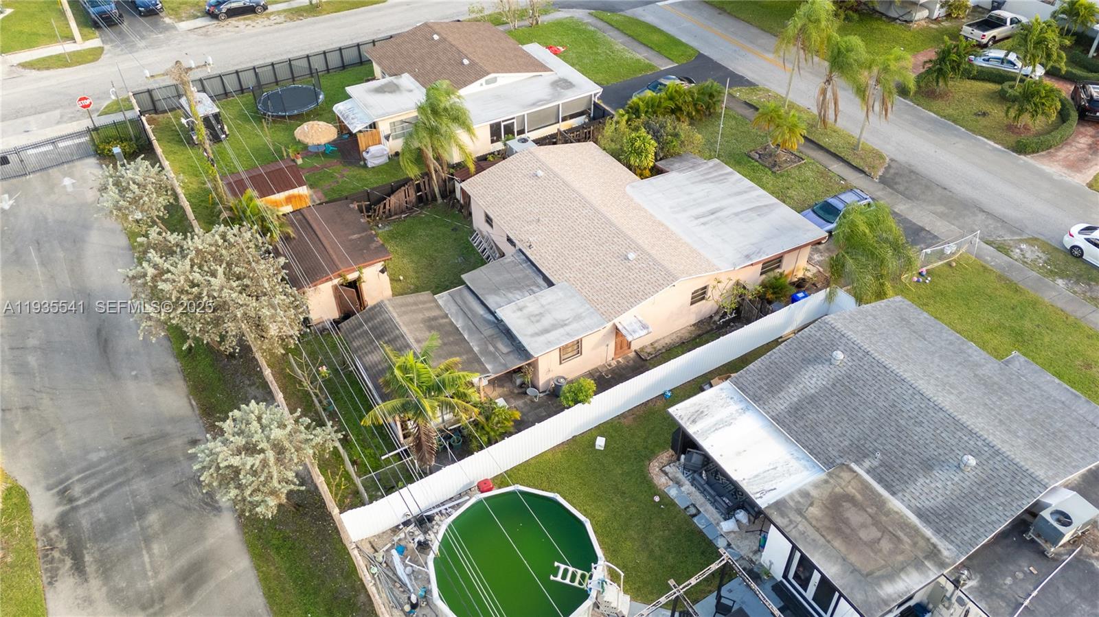 6811 Thomas St Hollywood, FL 33024