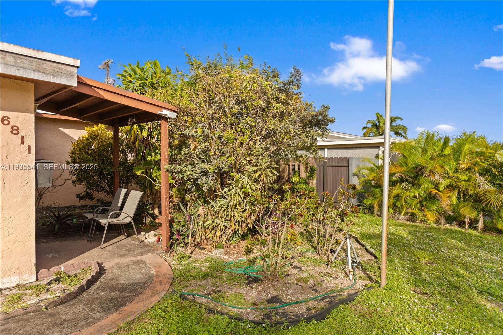 6811 Thomas St Hollywood, FL 33024