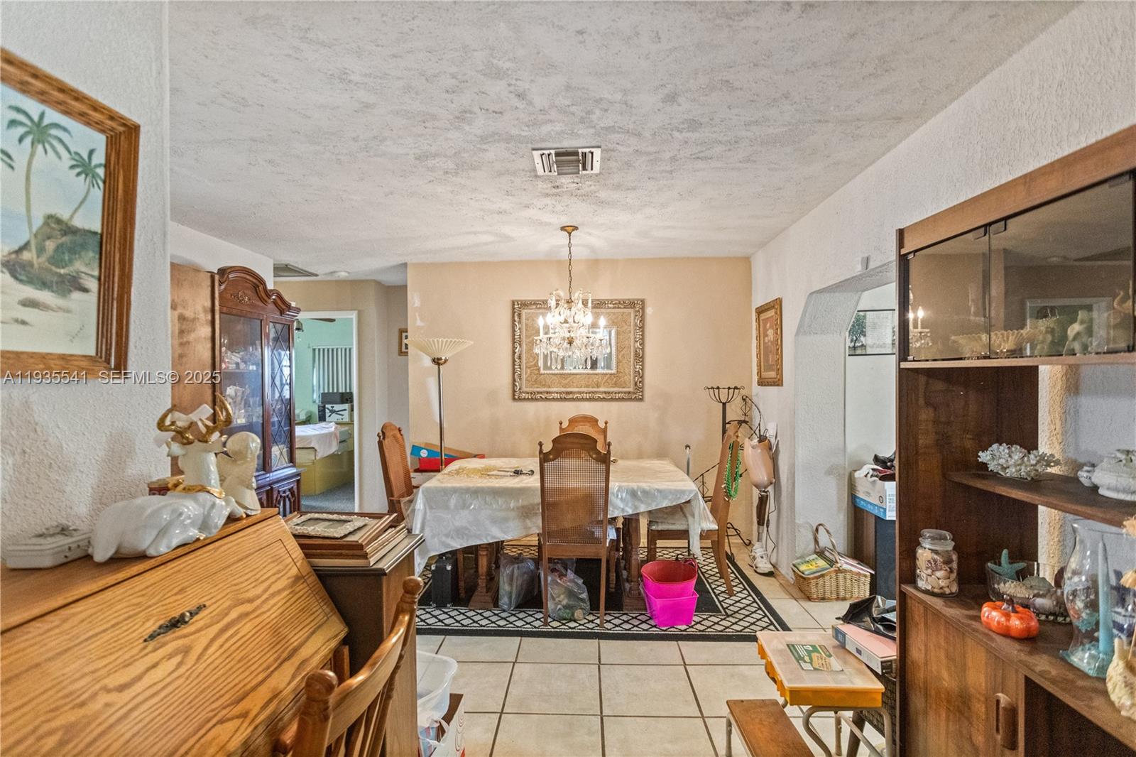 6811 Thomas St Hollywood, FL 33024