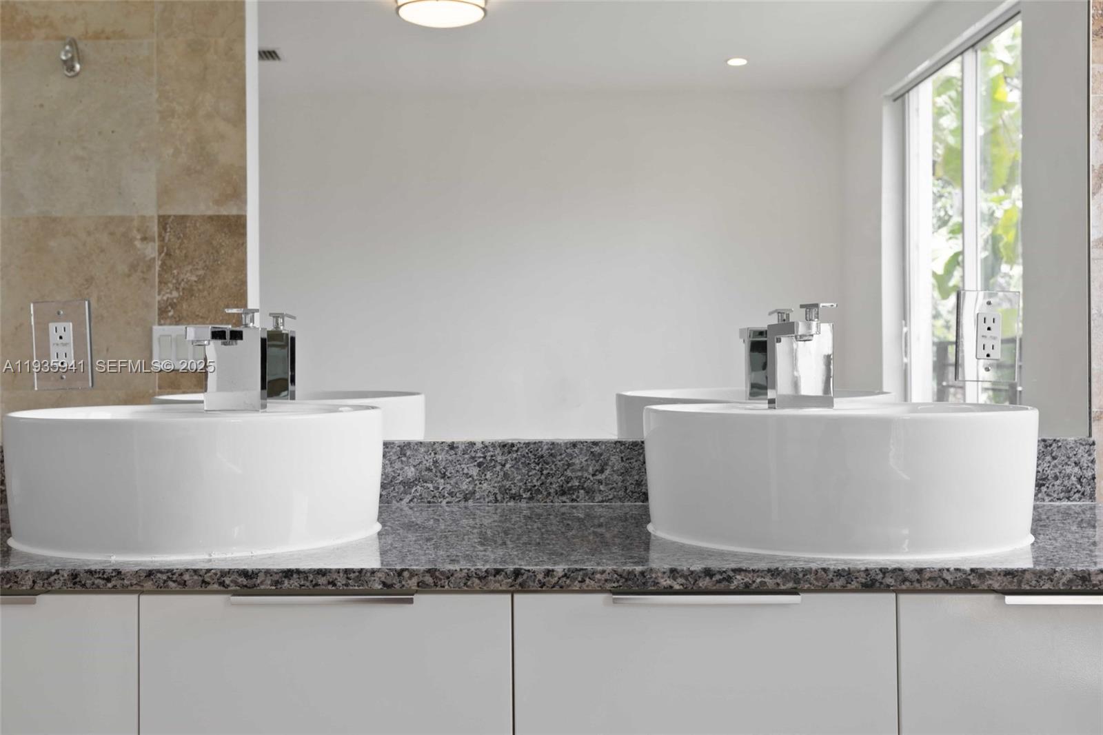 7004 NE 5th Ave Miami, FL 33138