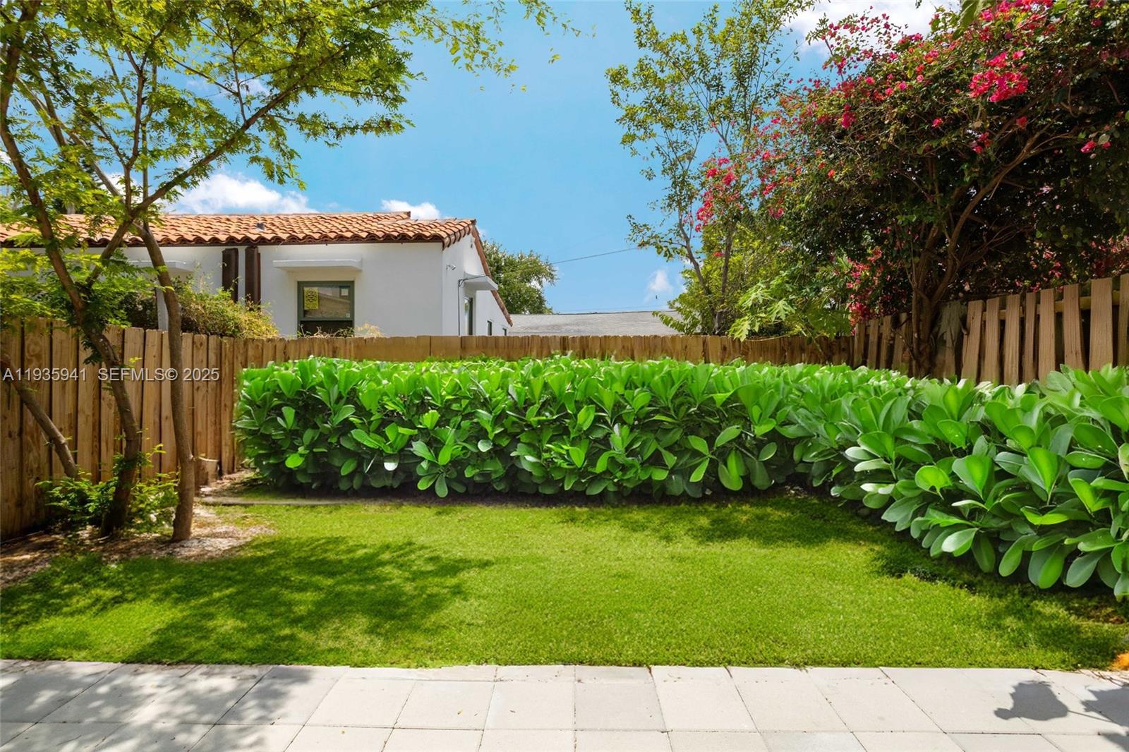 7004 NE 5th Ave Miami, FL 33138