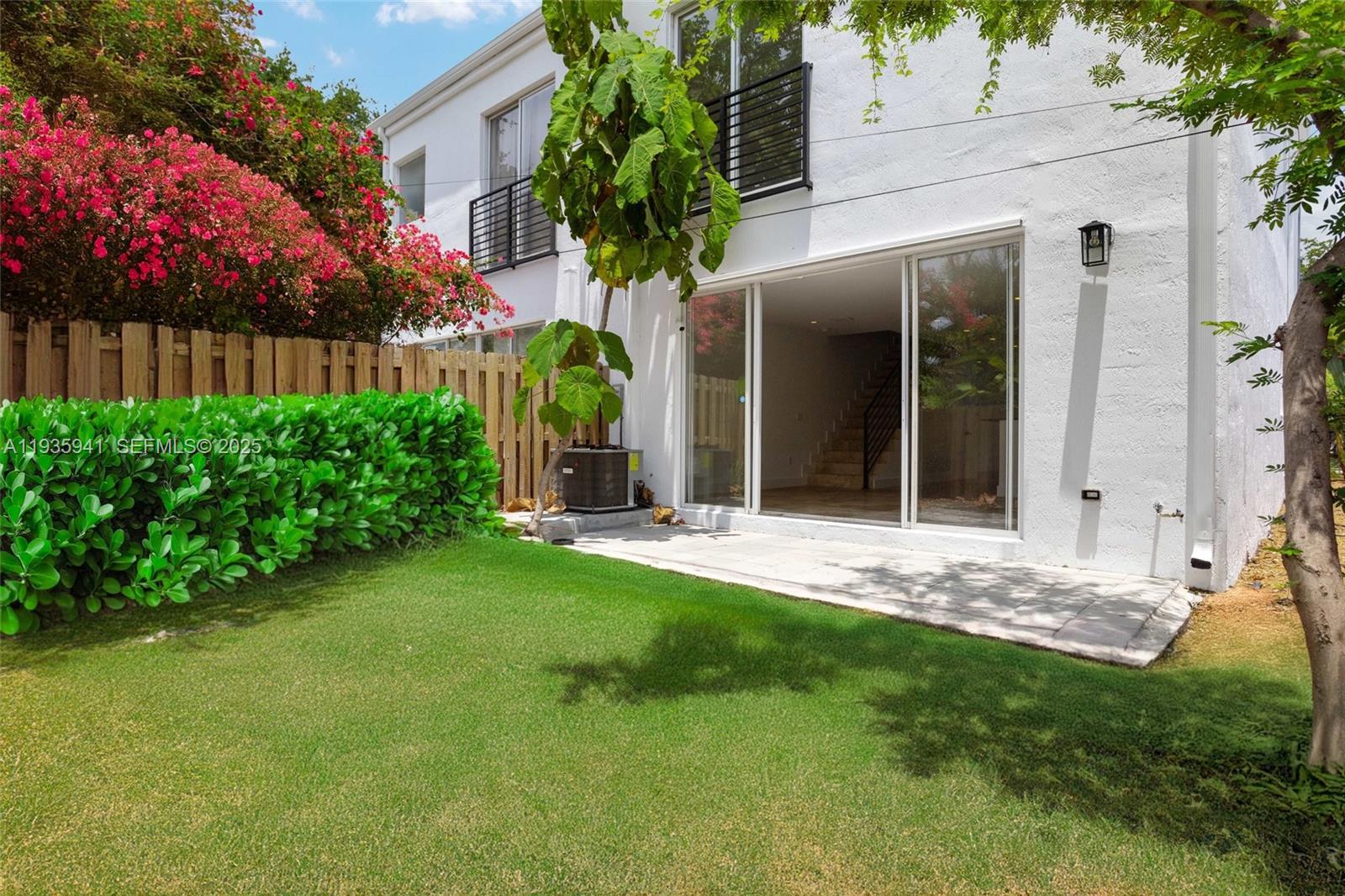 7004 NE 5th Ave Miami, FL 33138