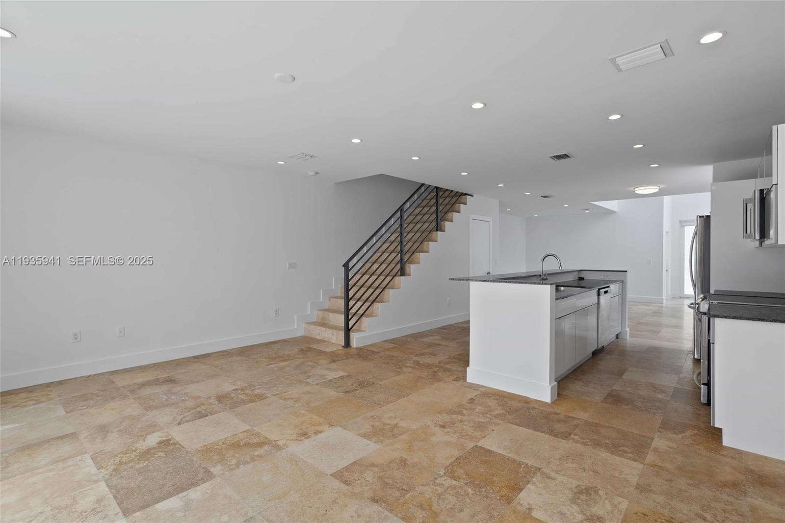 7004 NE 5th Ave Miami, FL 33138