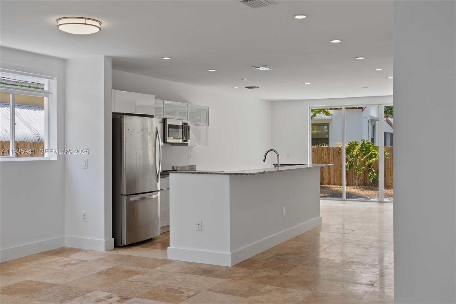 7004 NE 5th Ave Miami, FL 33138