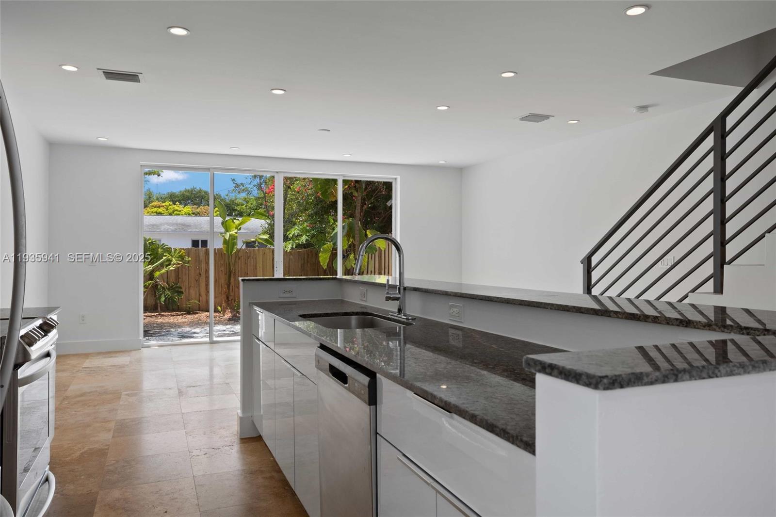 7004 NE 5th Ave Miami, FL 33138