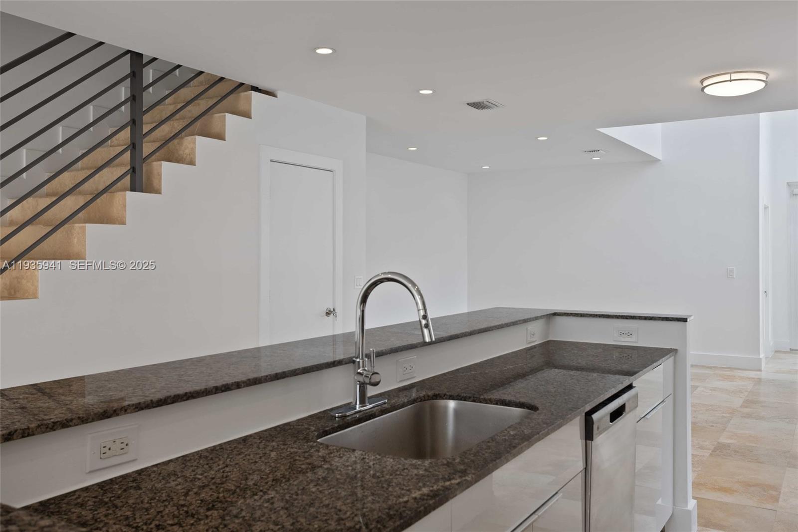 7004 NE 5th Ave Miami, FL 33138