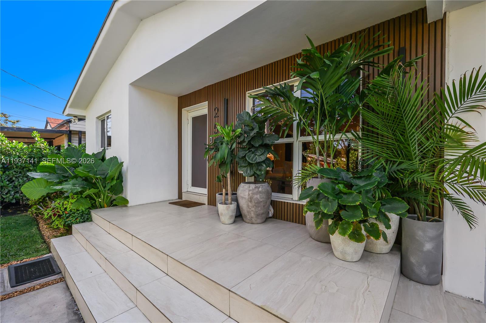 254 NW 43rd St Miami, FL 33127