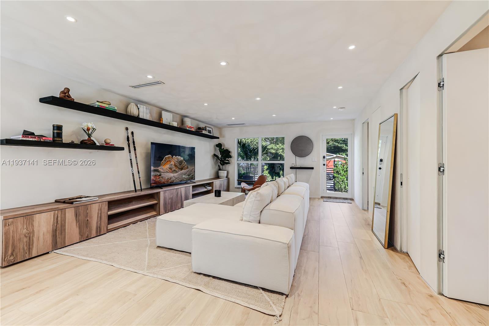 254 NW 43rd St Miami, FL 33127