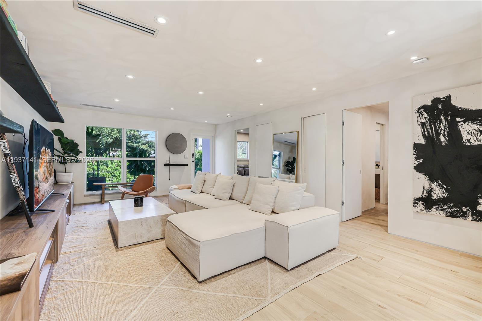 254 NW 43rd St Miami, FL 33127