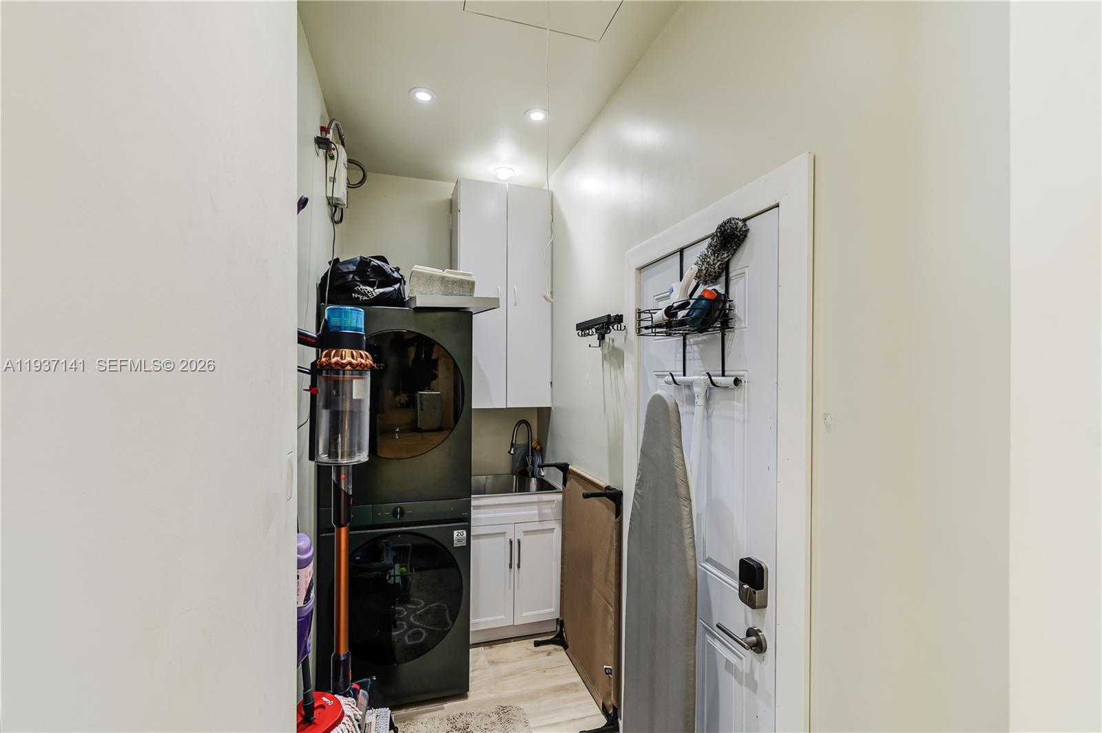 254 NW 43rd St Miami, FL 33127