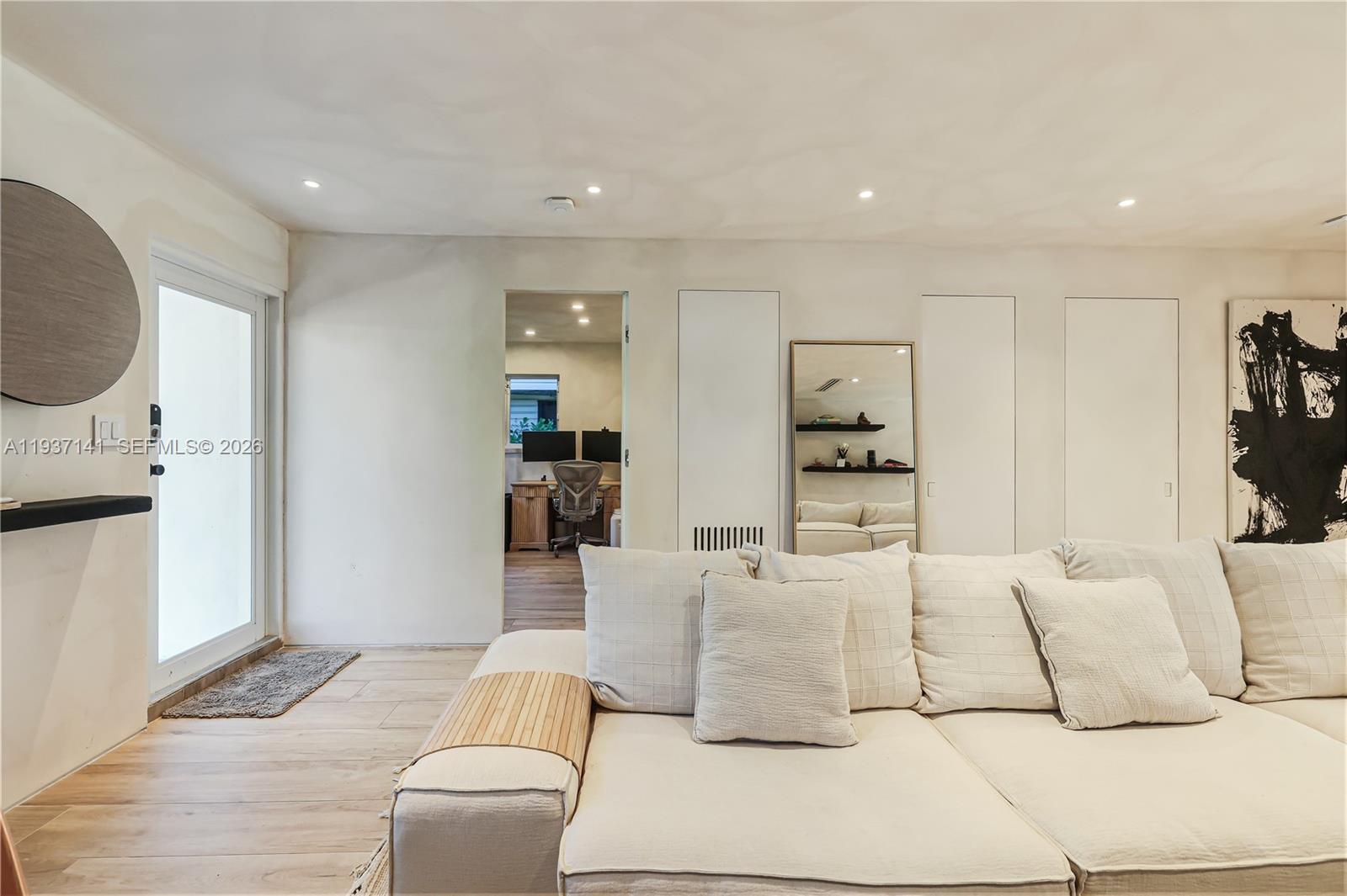 254 NW 43rd St Miami, FL 33127