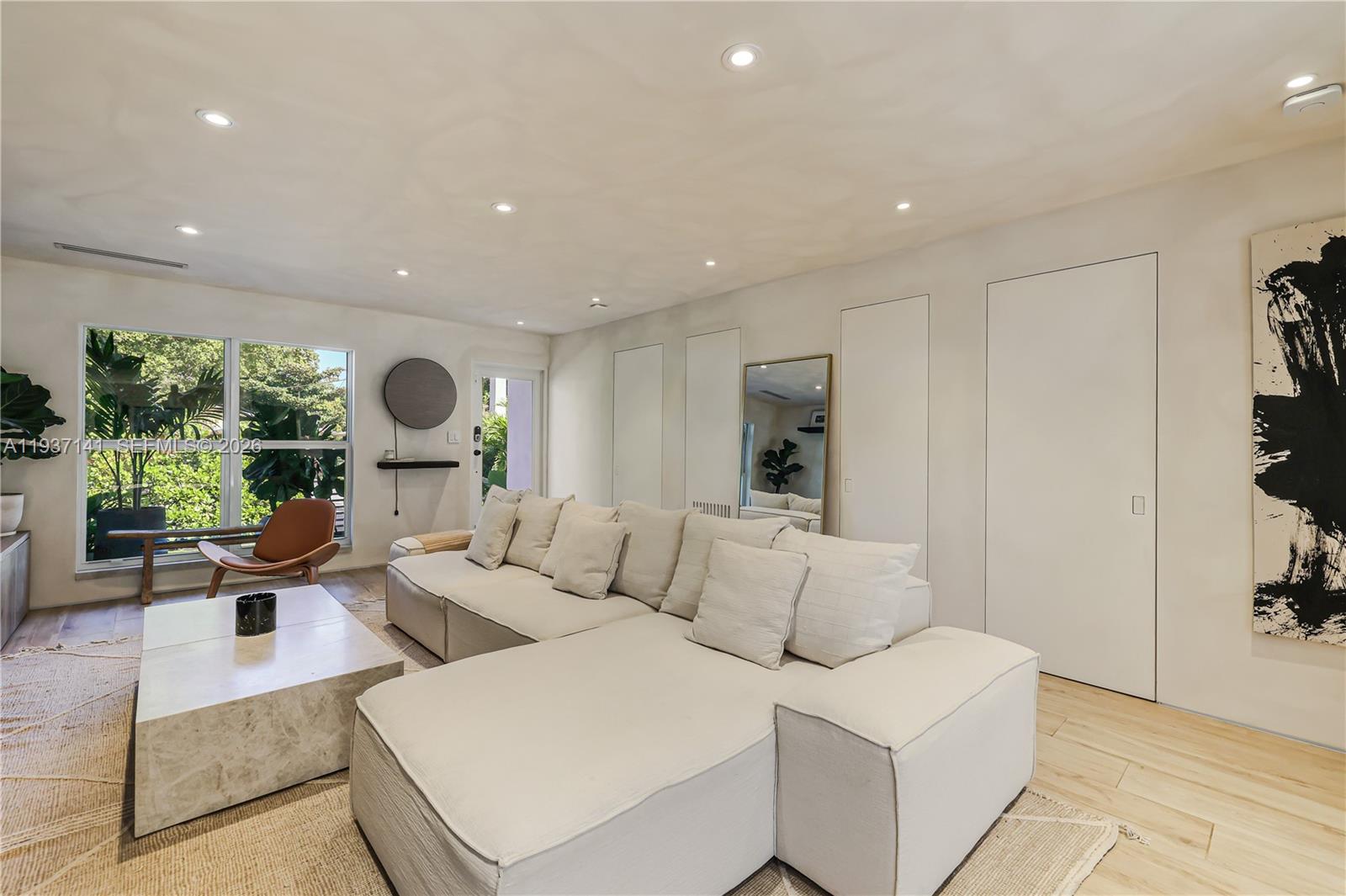 254 NW 43rd St Miami, FL 33127