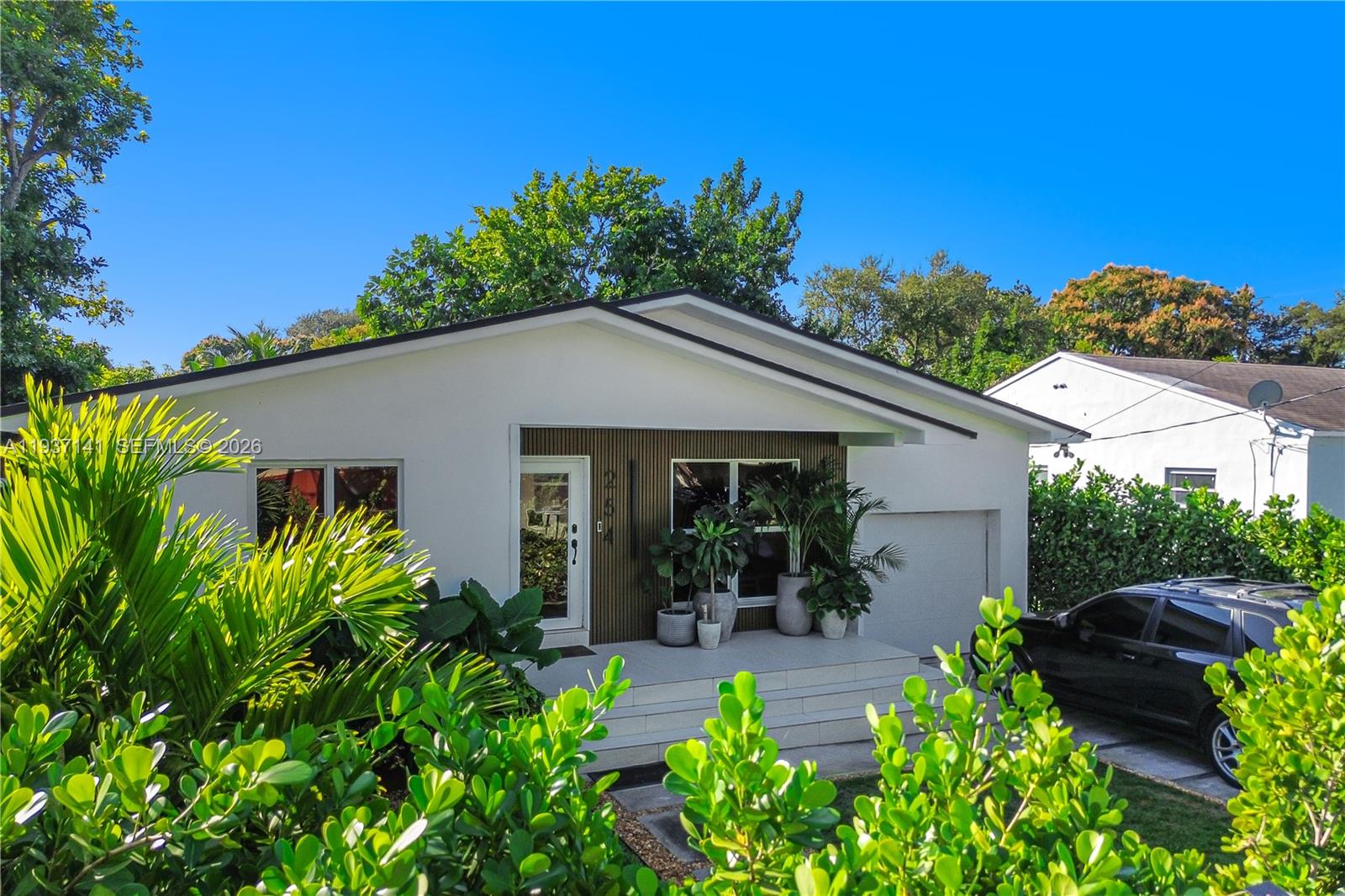 254 NW 43rd St Miami, FL 33127