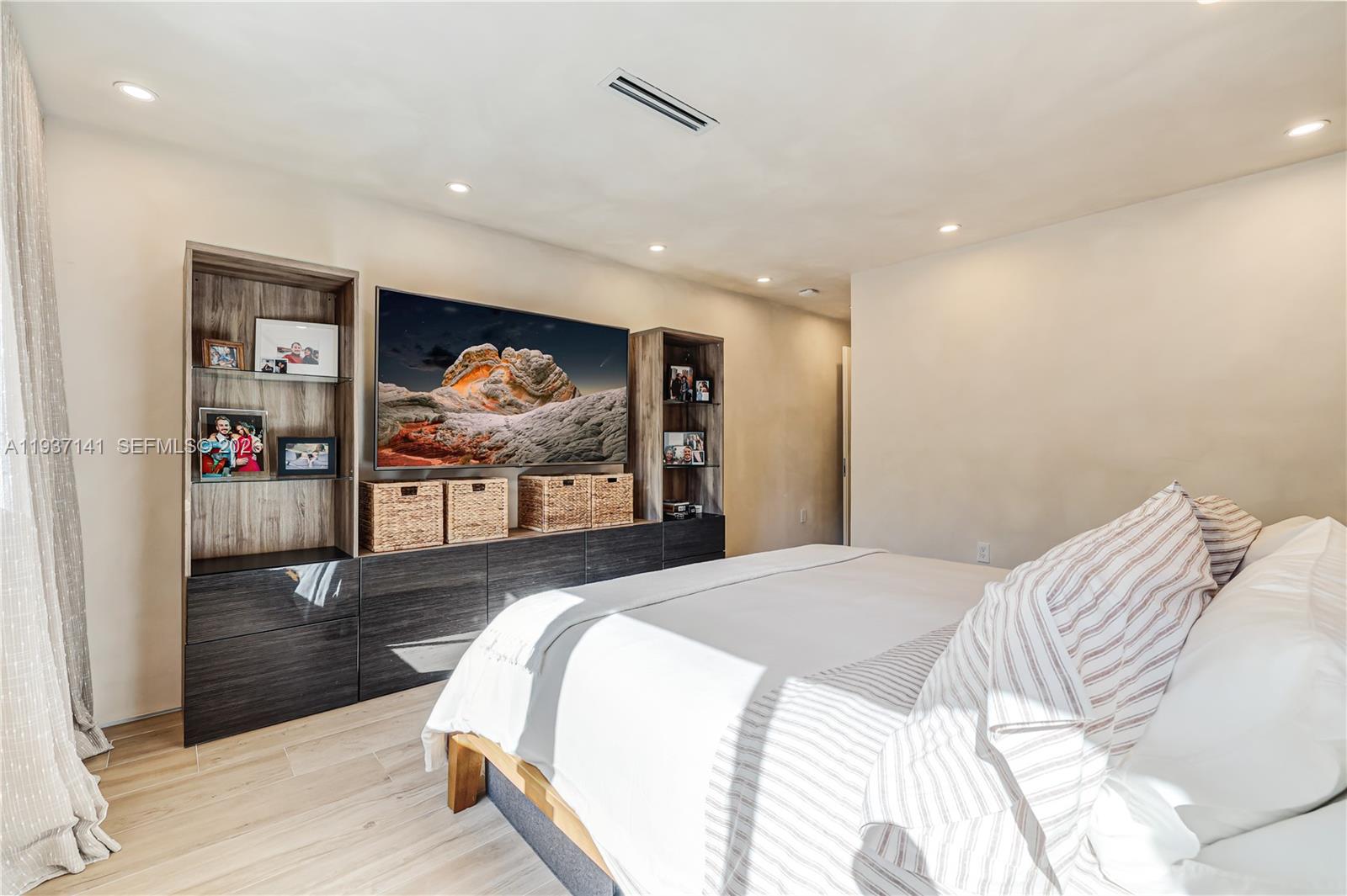 254 NW 43rd St Miami, FL 33127