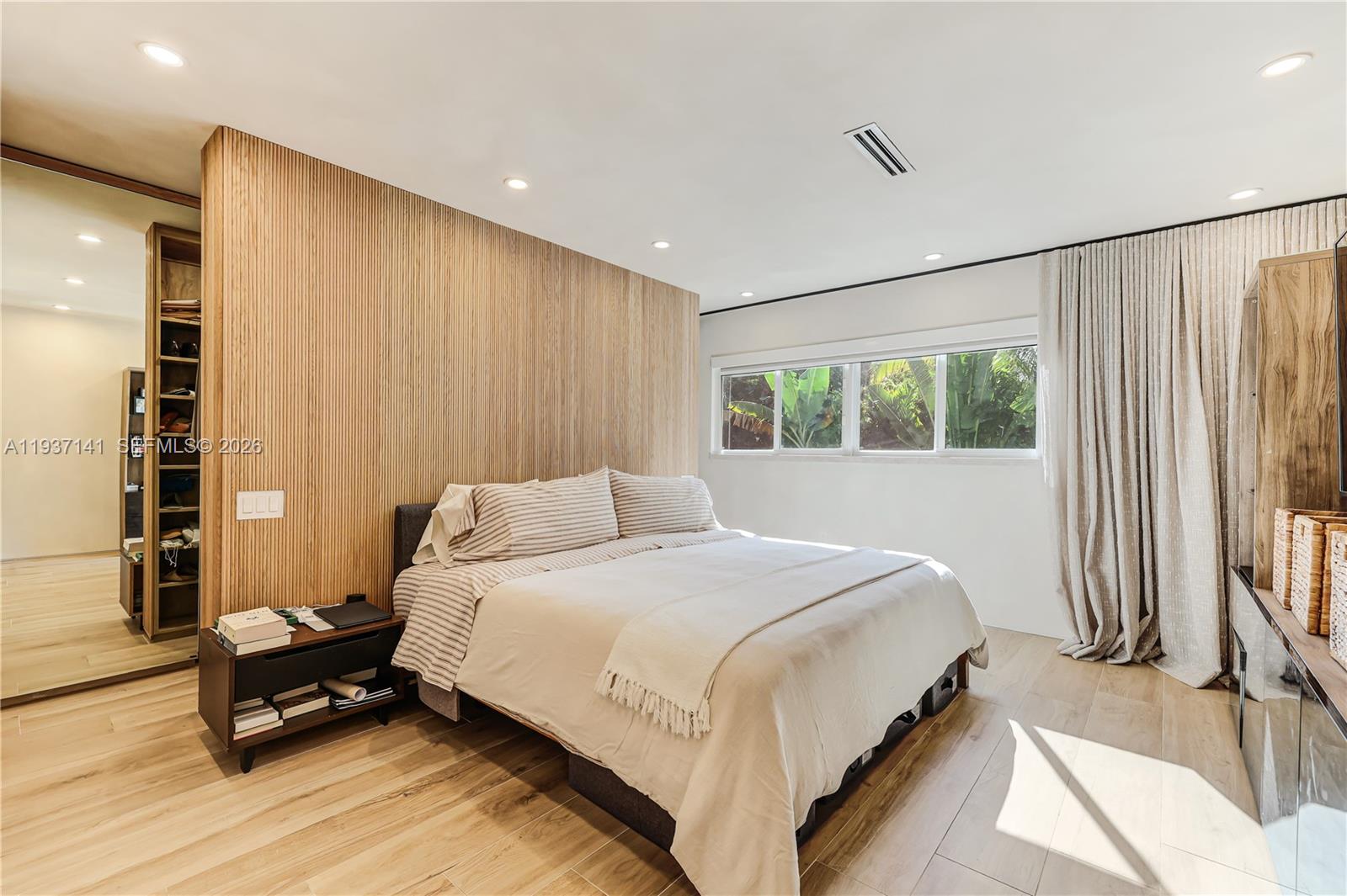 254 NW 43rd St Miami, FL 33127