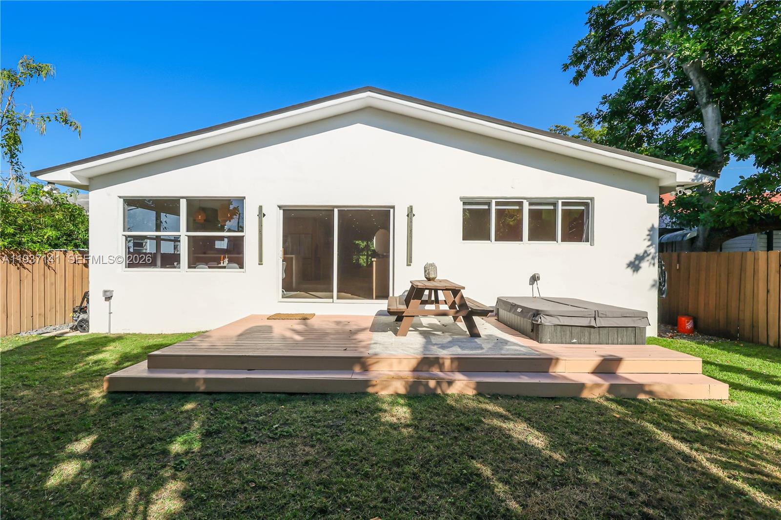 254 NW 43rd St Miami, FL 33127