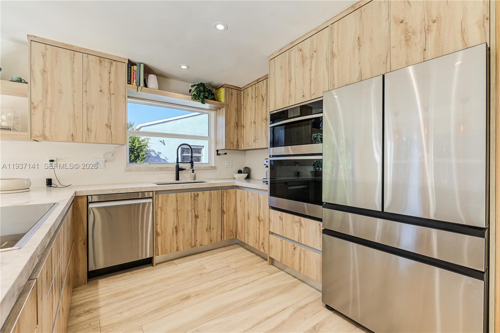 254 NW 43rd St Miami, FL 33127