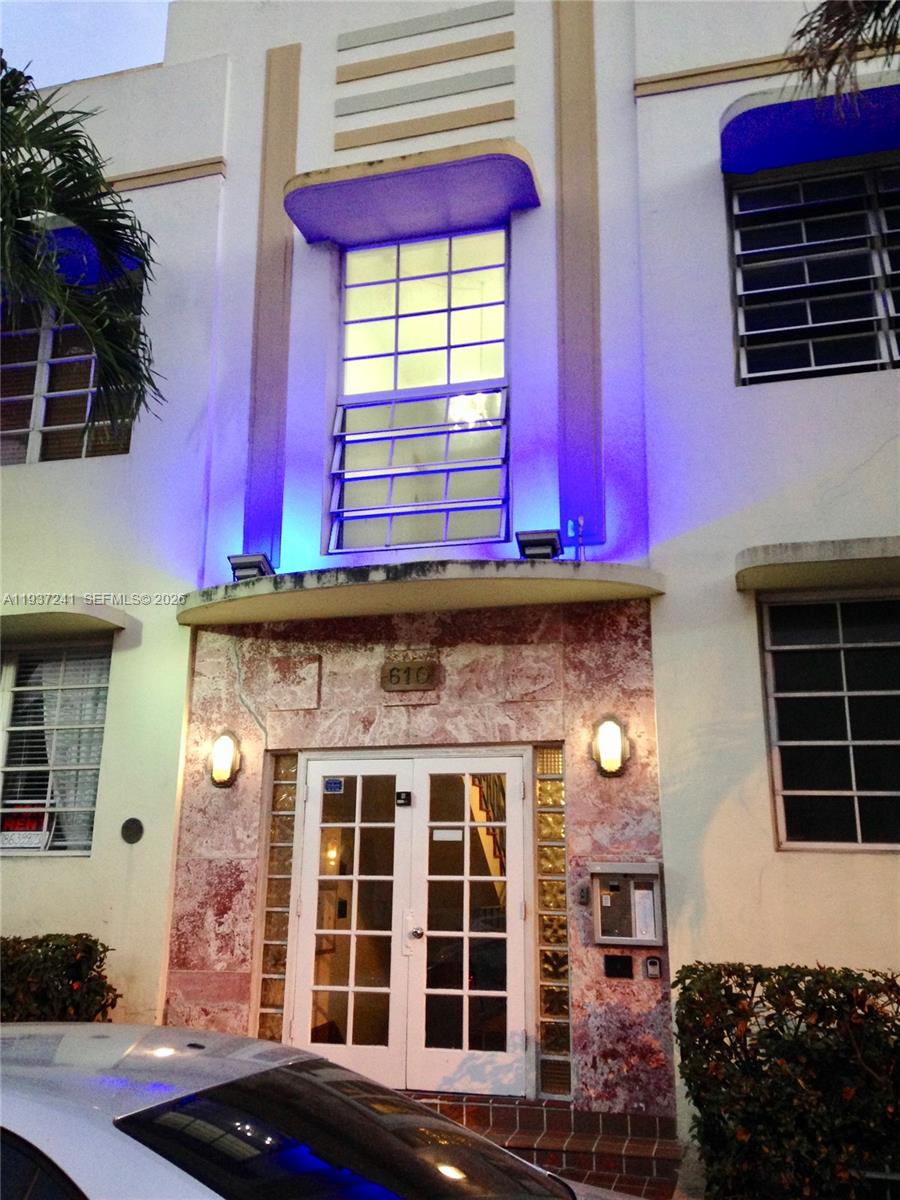 610 8th St #204 Miami Beach, FL 33139