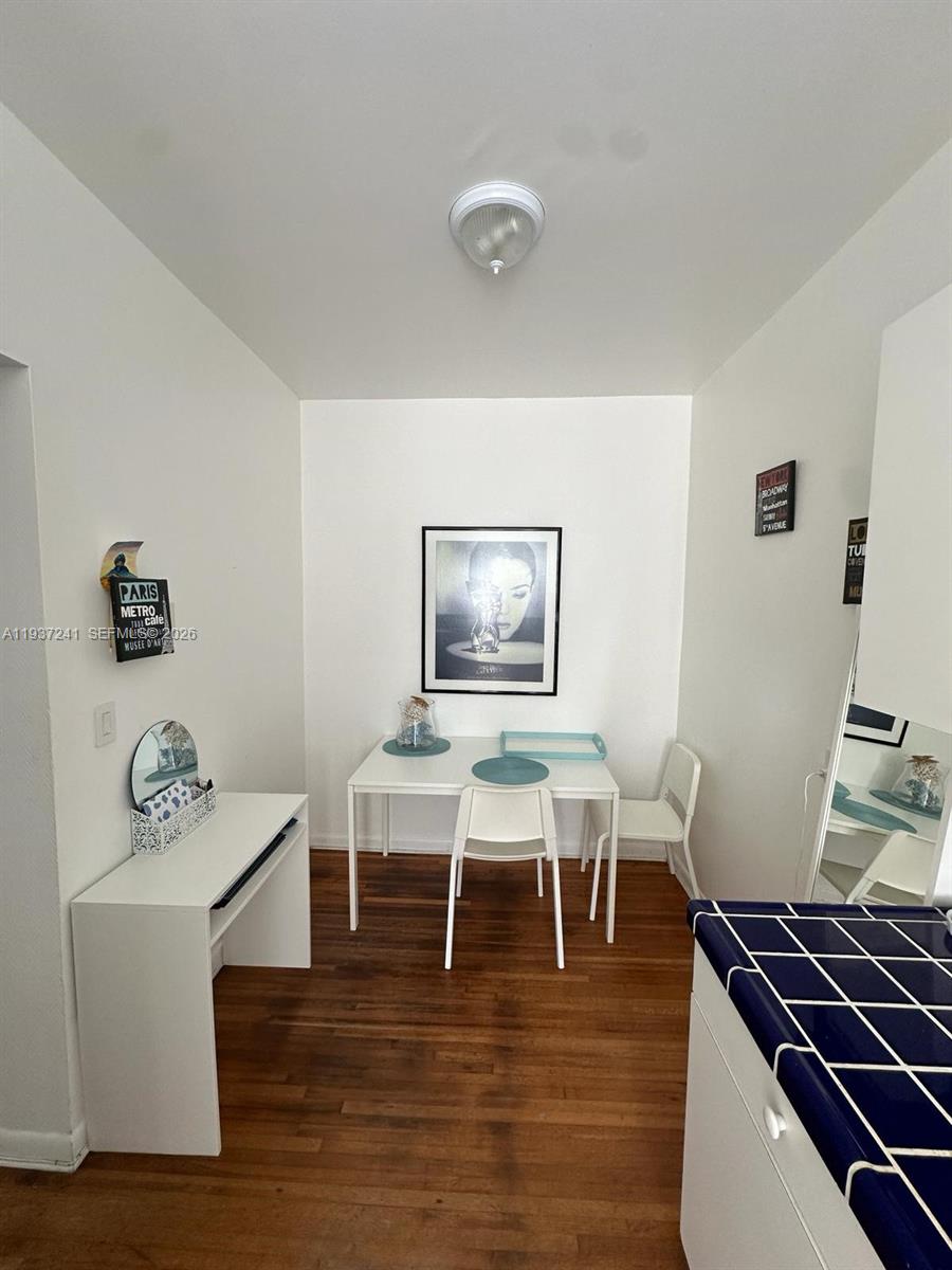 610 8th St #204 Miami Beach, FL 33139