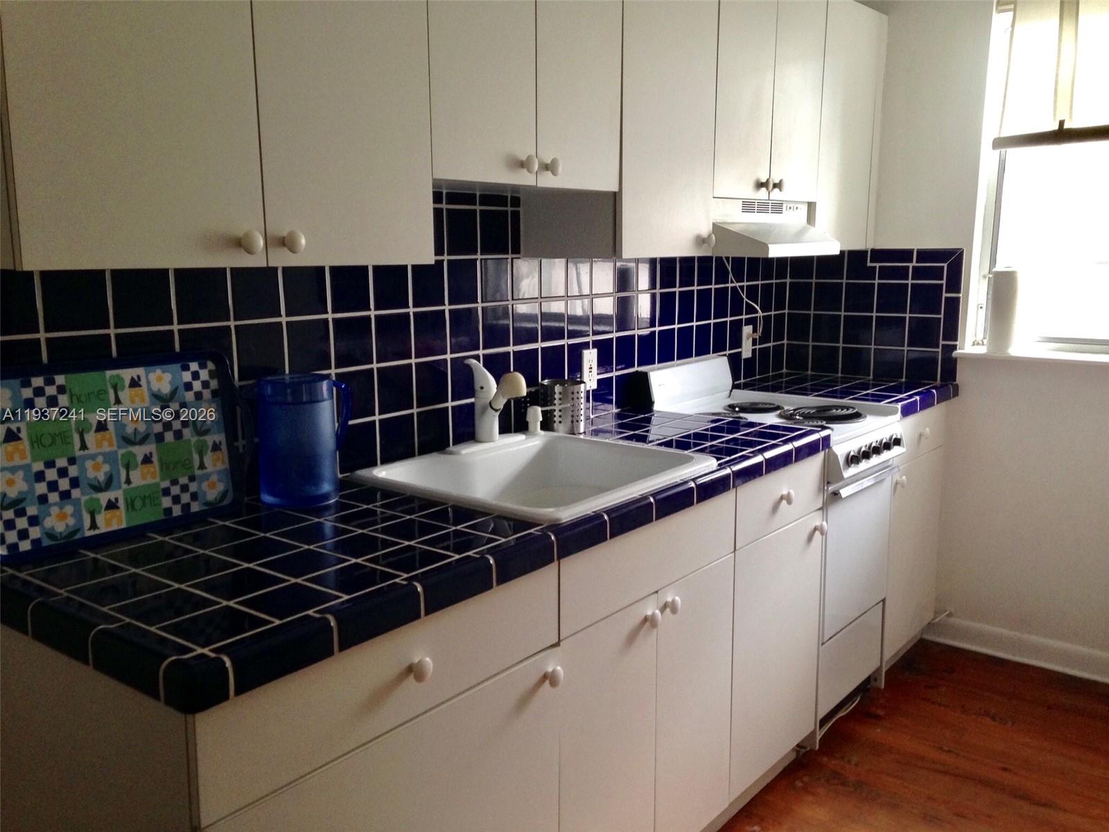 610 8th St #204 Miami Beach, FL 33139