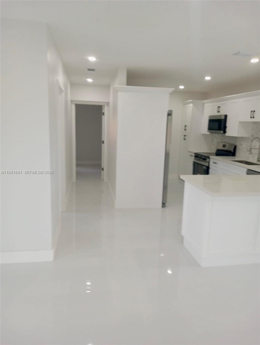 4315 SW 98th Ave Miami, FL 33165