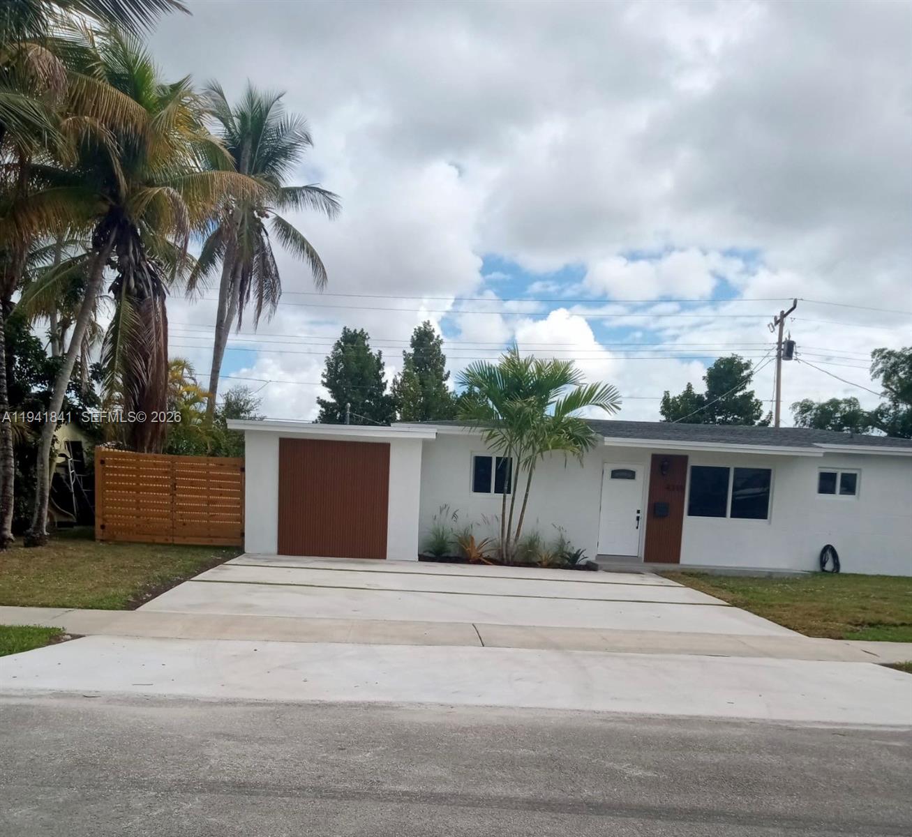 4315 SW 98th Ave Miami, FL 33165