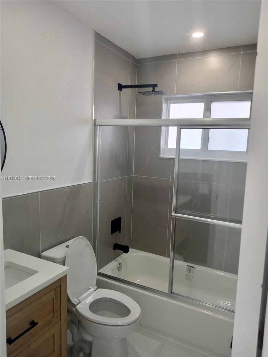 4315 SW 98th Ave Miami, FL 33165