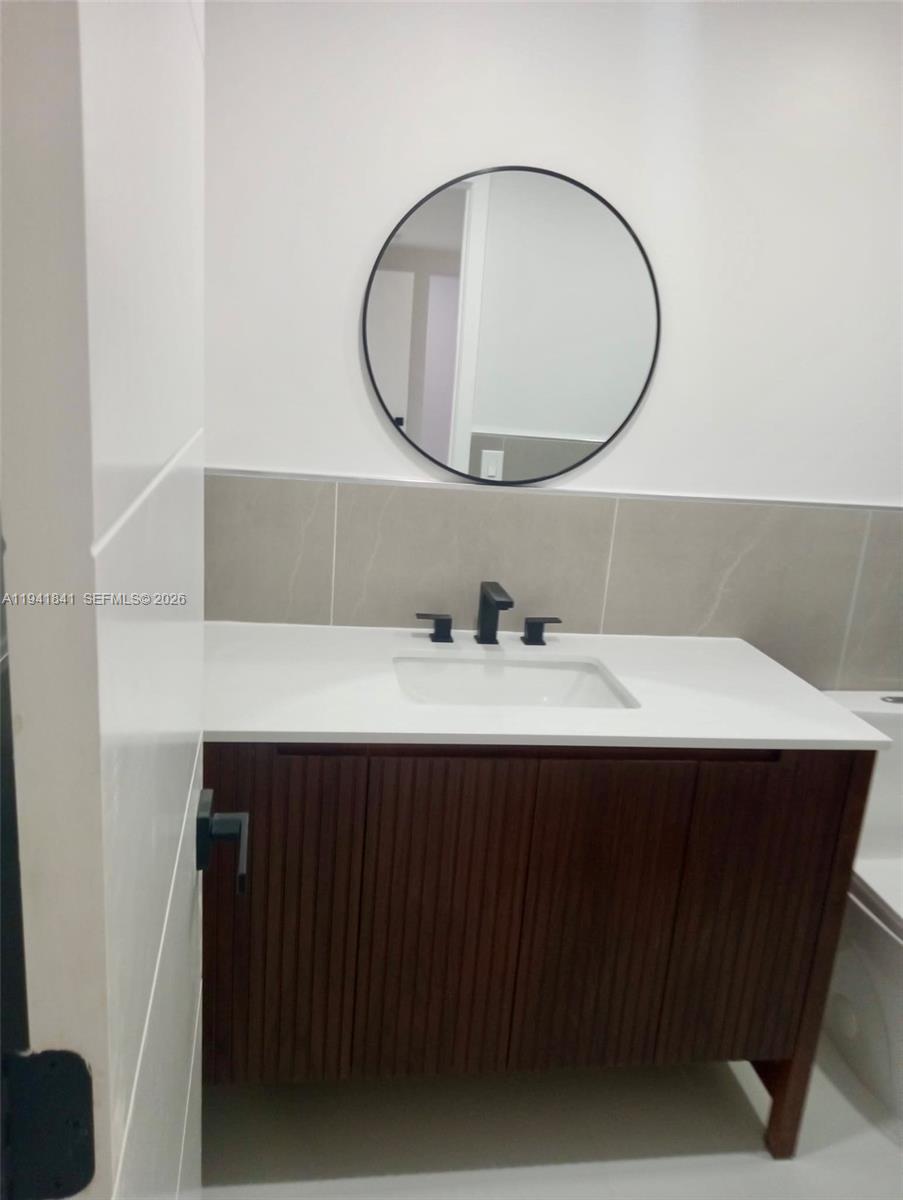 4315 SW 98th Ave Miami, FL 33165