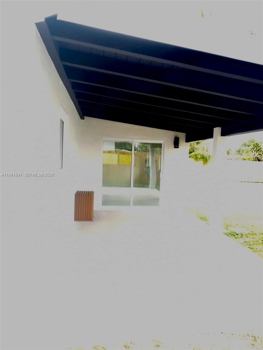 4315 SW 98th Ave Miami, FL 33165