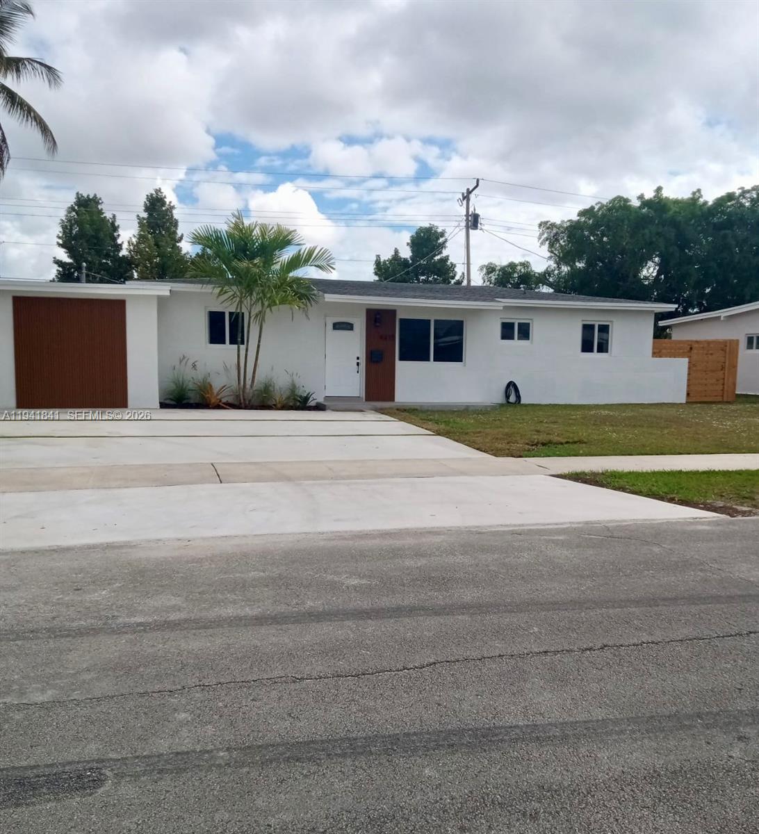 4315 SW 98th Ave Miami, FL 33165