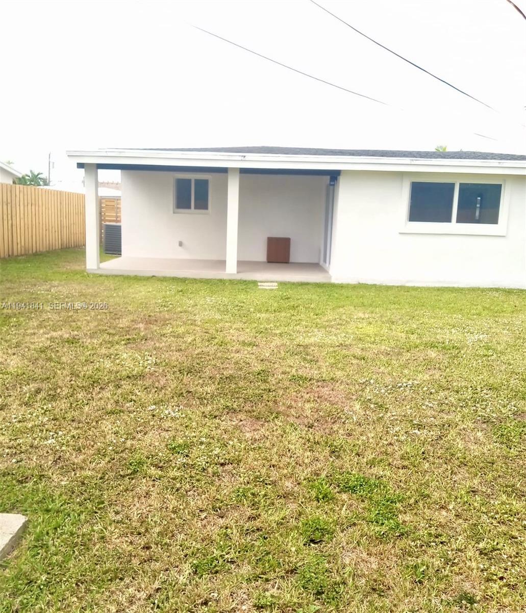 4315 SW 98th Ave Miami, FL 33165