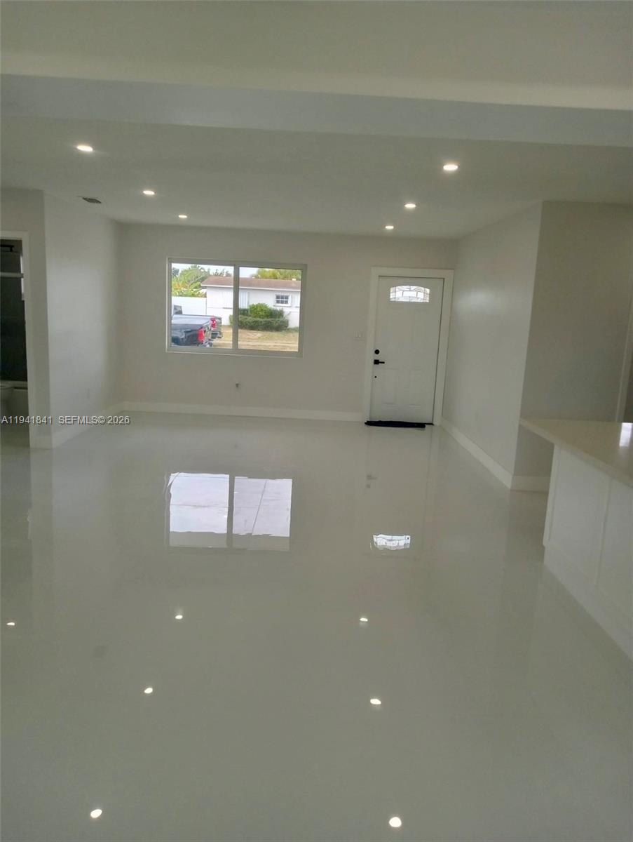 4315 SW 98th Ave Miami, FL 33165