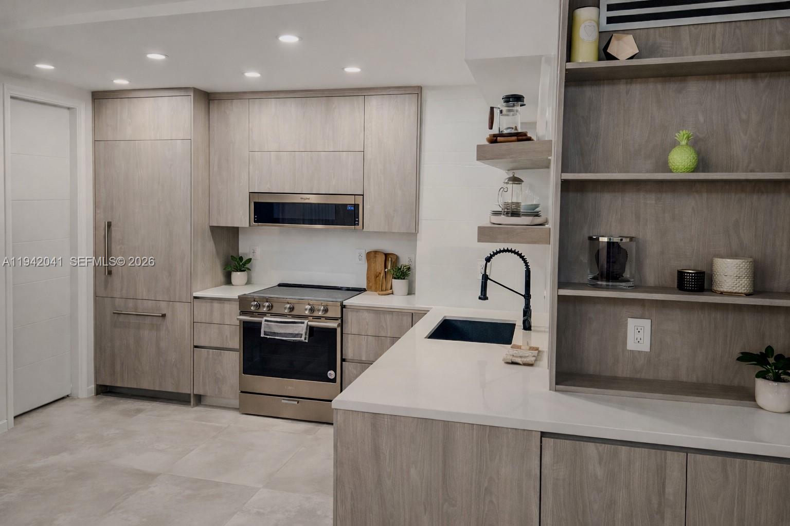 301 Ocean Dr #302 Miami Beach, FL 33139