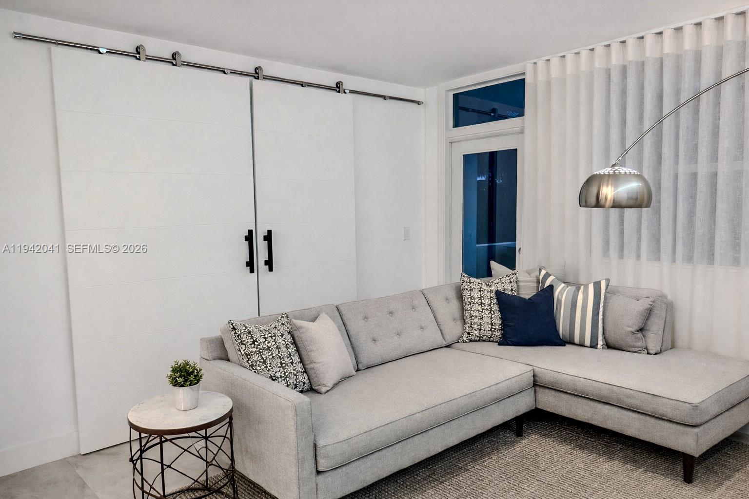 301 Ocean Dr #302 Miami Beach, FL 33139