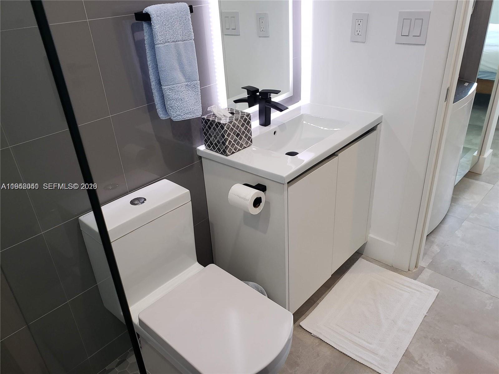 301 Ocean Dr #302 Miami Beach, FL 33139