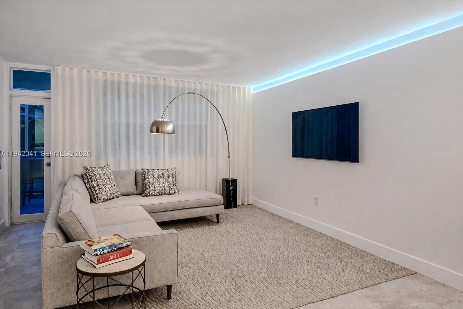 301 Ocean Dr #302 Miami Beach, FL 33139