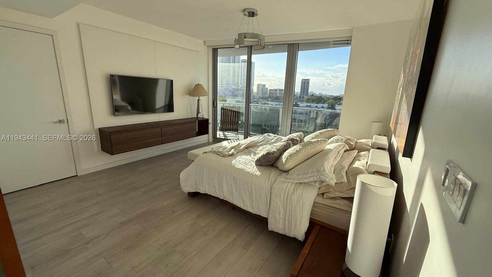 image Aria On The Bay Condo12