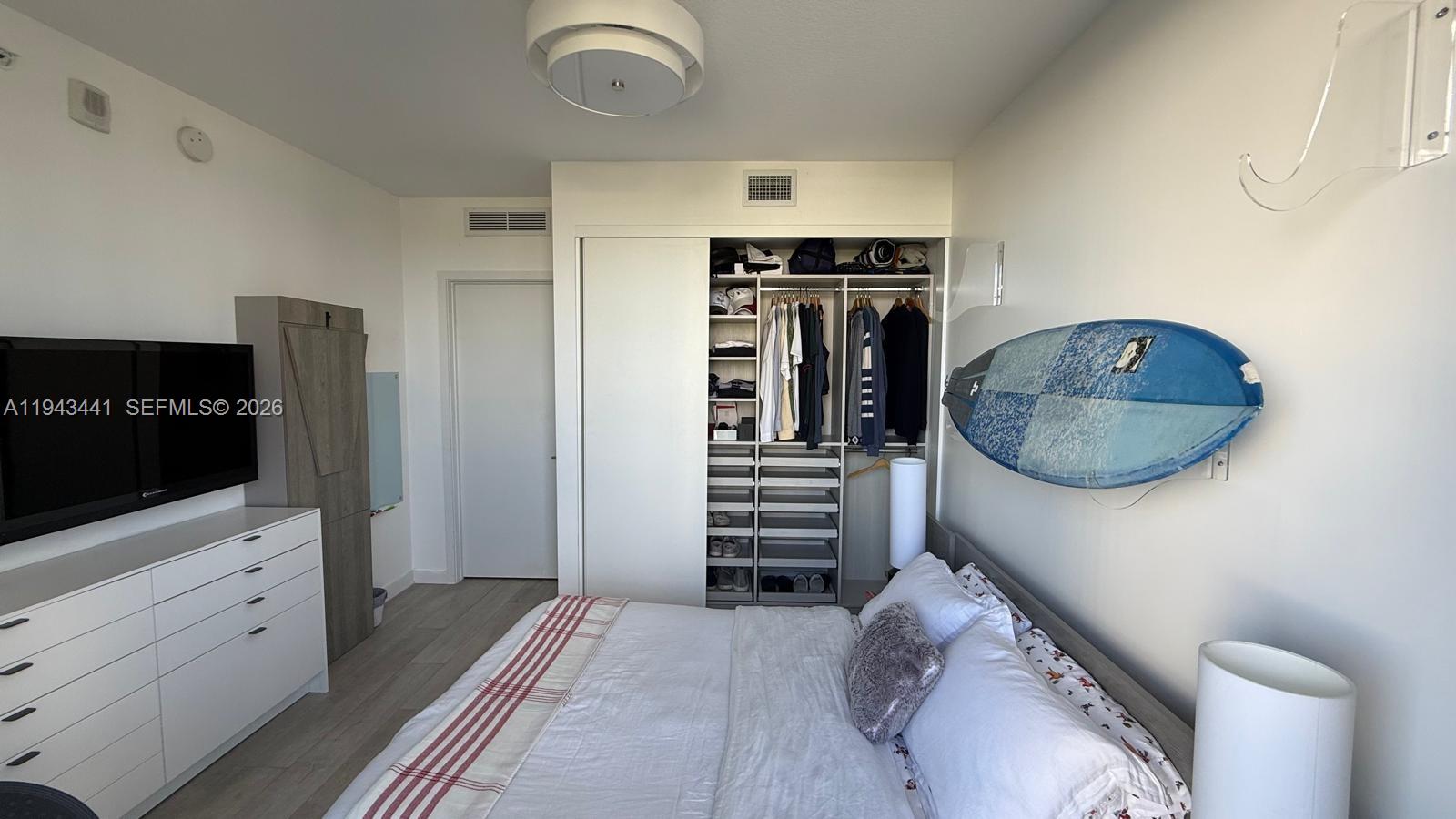 image Aria On The Bay Condo17