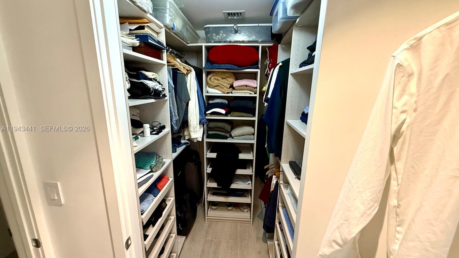 image Aria On The Bay Condo29