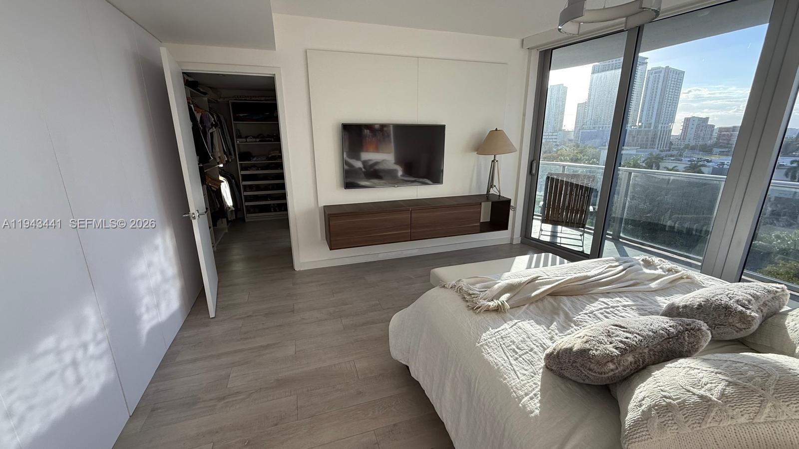 image Aria On The Bay Condo40